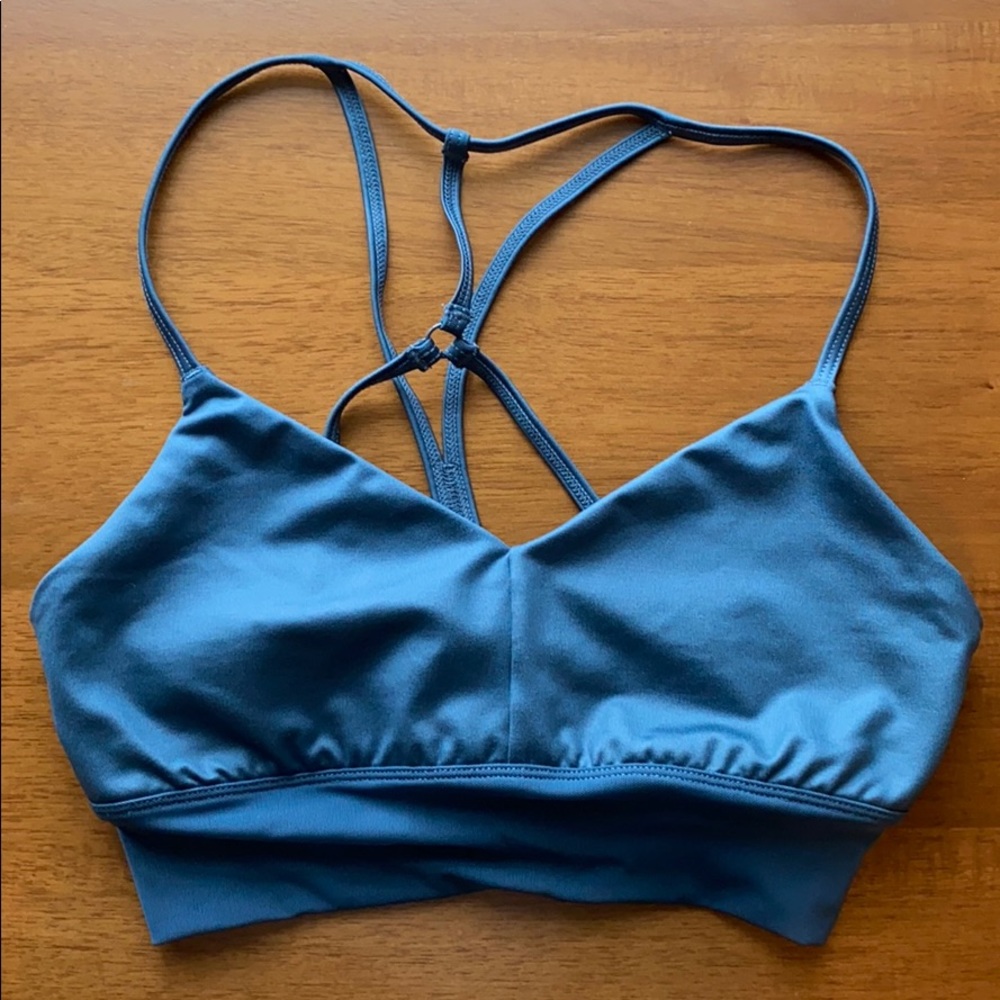 NWOT Alo Yoga sports bra